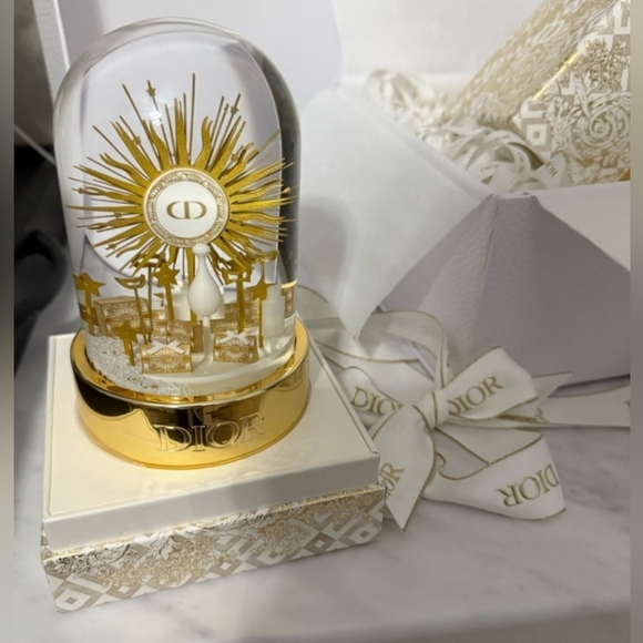 NIB CHRISTIAN DIOR 2024 SNOW GLOBE - Picture 1 of 14